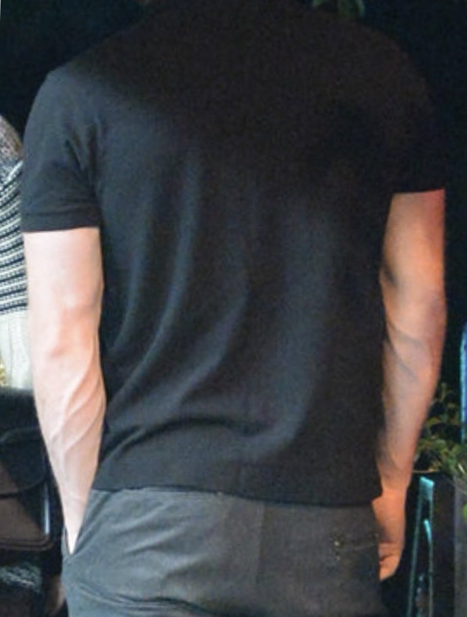 evanschain's tweet photo. chris evans' arm veins appreciation tweet 🤤 https://t.co/Sa5155jGdF