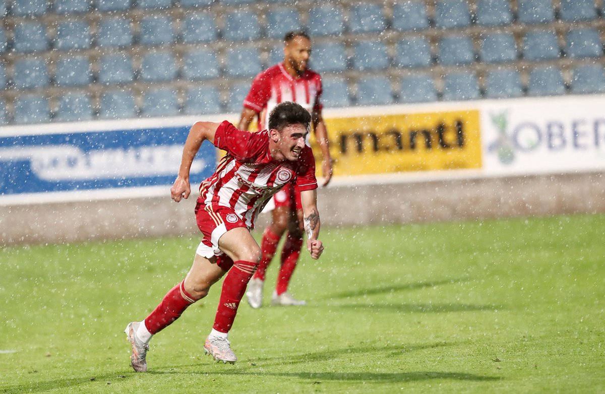 olympiacosfc's tweet photo. Το πρώτο του «ανεπίσημο» "ερυθρόλευκο" γκολ, πέτυχε ο Βασίλης Σούρλης! 🔴⚪🦁⚽️🦁

#Οlympiacos #FriendlyMatch #PreSeason2021 #OLYΚRA #Austria #Football #Sourlis #Goal #Scorer https://t.co/mnvlQ1oMeY