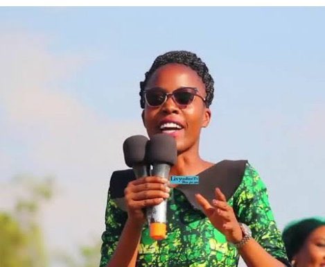 kigogo2014's tweet photo. Kinyangidzi ukimaliza kupumzika nataka uje tujadiki ulivyokata jina la Halima Bulembo na kumpa hawara yako Ngw'asi Kamani wakati alipata kura 2!

Nina madudu yako ya kutosha!..Ulikuwa unawaomba wagombea uchi ili wateuliwe viti maalumu! Kataa kama huwasikiani naye humu 0742775896 https://t.co/MGtRXzzSiS