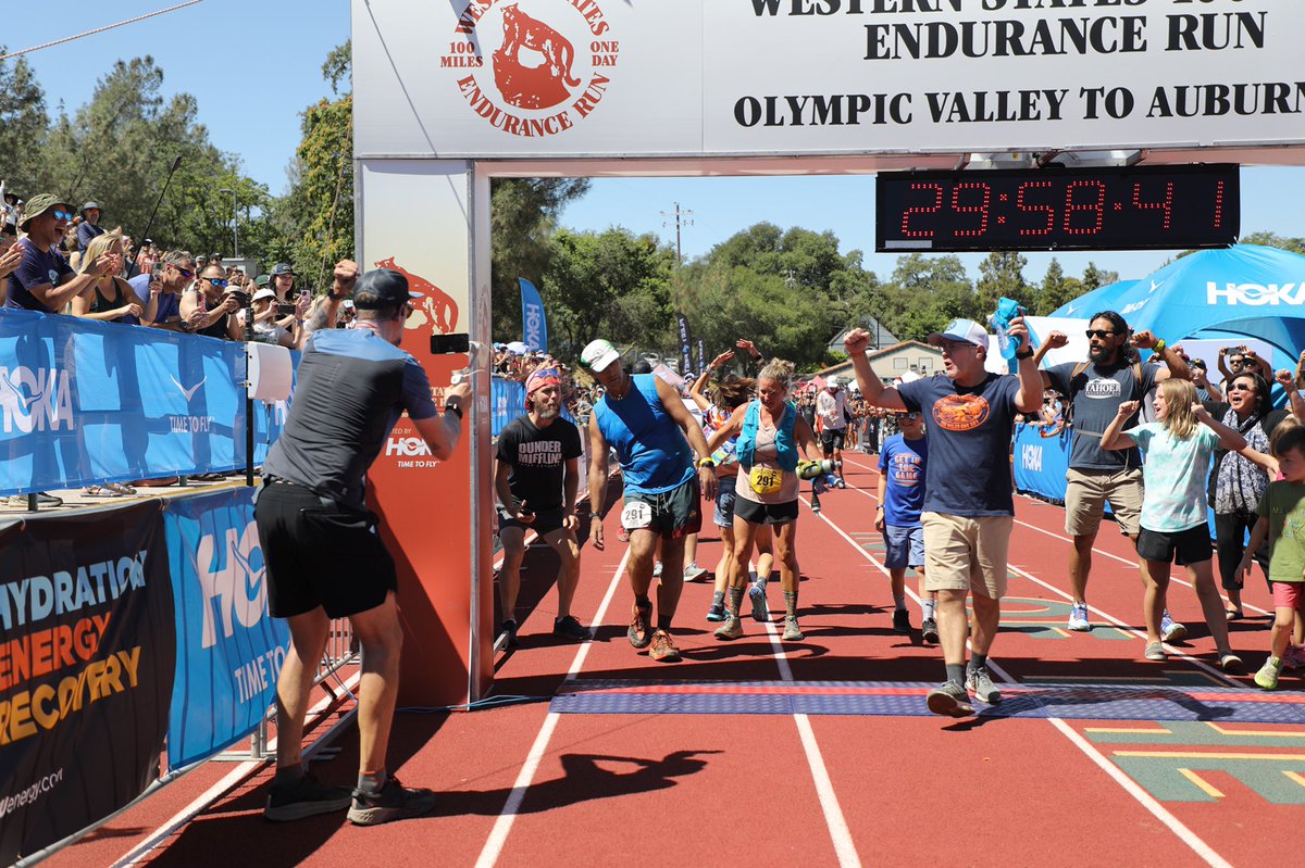 iRunFar's tweet photo. Sean Mullet finishes with a minute to go before the cutoff with a major lean. What an incredible effort, the whole stadium cheering him across the line. #WS100 https://t.co/srBD01txzn