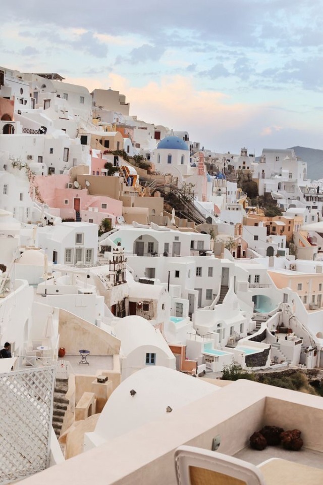 artem_wing's tweet photo. I have decided to travel to Santorini on my own for a week. I will be offline but let me know if there is something you would like. https://t.co/XsvhsOxlqi
