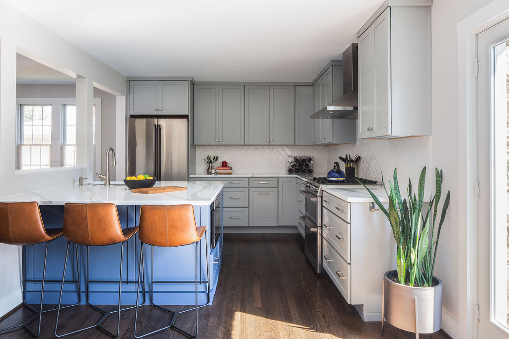 trivistausa's tweet photo. One word: perfection.✨With a little extra space, and a little reimagining, we were able to open up this kitchen to allow for improved light and functionality! #kitchenremodel #nova #designbuild #arlingtonva #kitchendesign #houzz https://t.co/gtF86xy3sy
