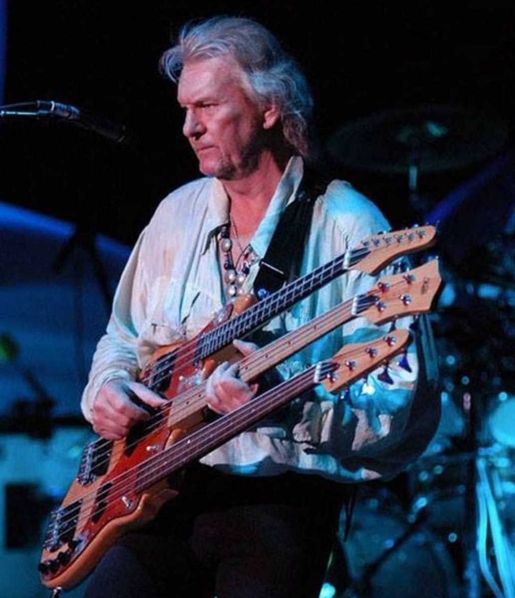 shifty3's tweet photo. @mattvantastic Hey tell me how many strings Chris Squire from Yes has here, you don't have to be exact, ROUNDABOUT how many? https://t.co/gxKqVZ6t1s