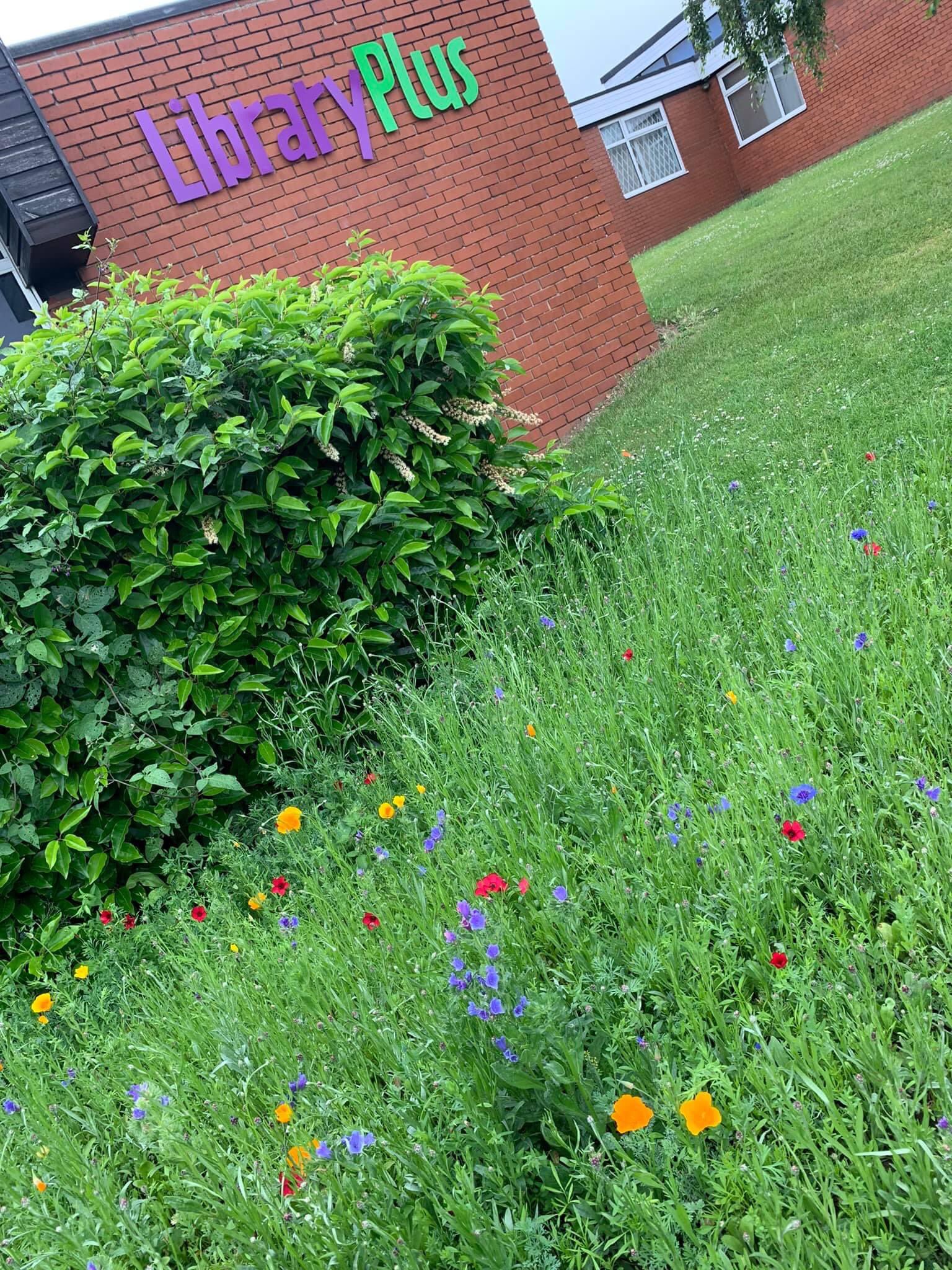 Burton Latimer Community Library (LibraryBurton) / Twitter