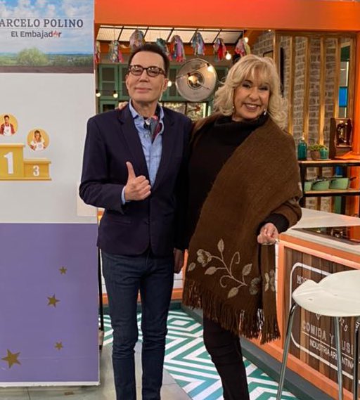 geobarbarossa's tweet photo. Gracias @gerardorozin @sole_pastorutti @MarceloPolino @jescirio @MorfiTelefe @telefe #lapeñademorfi 😍😍😍😍 https://t.co/5tt5qoLO6r