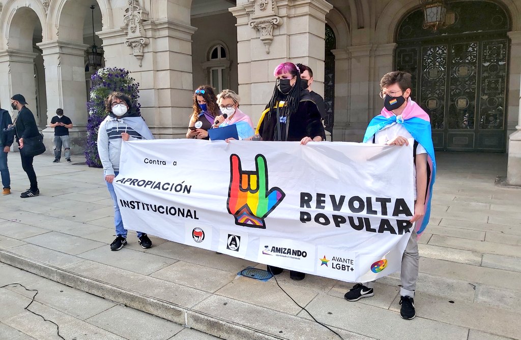 mareatlantica's tweet photo. Asistimos á concentración de @OCorunha #OrgulloRebelde #OrgulloDisidente, reivindicación libre de todos os colectivos #LGTBIQ, de todos os xéneros e todos os amores.
O odio queda fóra.
#Orgullo #LeiTransXa https://t.co/13gndCr07U