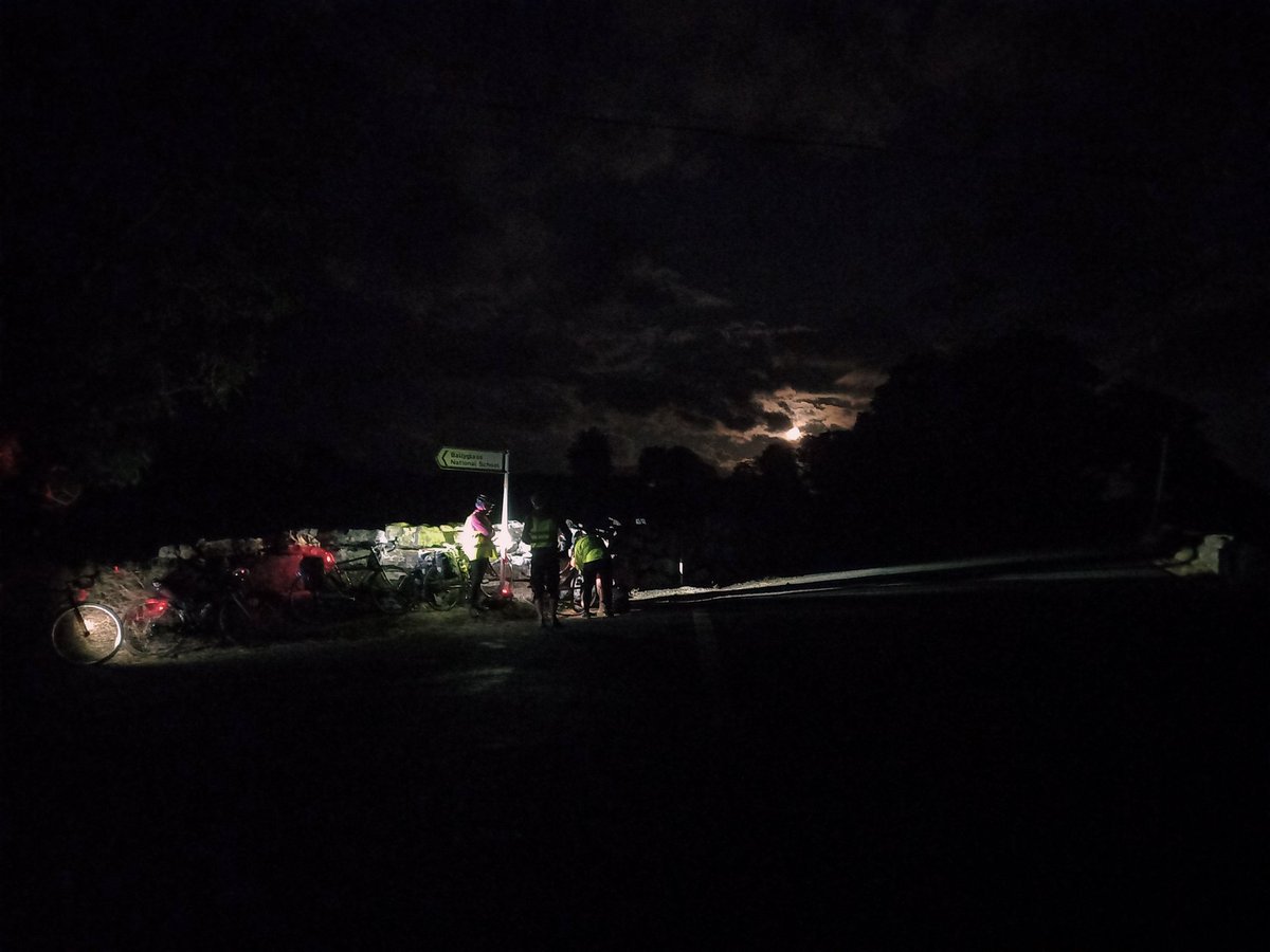 WheelsOfAthenry's tweet photo. A puncture repair stop straight out of a Renaissance painting!
The wonderful parts about night cycling - no cars, the absolute peace, the smell of the woodbine in the hedgerows, the curry cheese chips in Craughwell!
2:50AM - Ballyglass
#SolsticeCycle #GeábhAnGhrianstad https://t.co/y4QLruTCn3