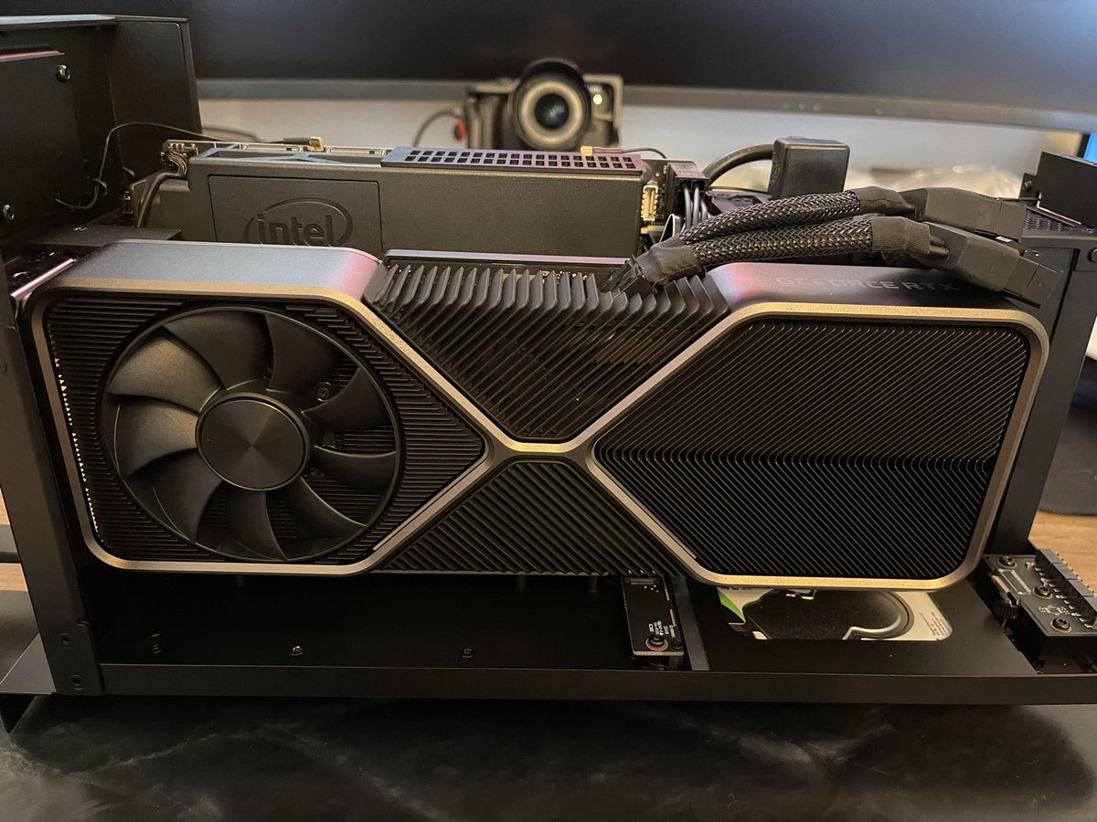 v1k0d3n's tweet photo. Hands down one of the coolest gaming rigs I’ve ever worked with. It’s not cheap, but for what you get, the @Razer #tomahawk w/@nvidia #3080FE is an outstanding mix of performance and portability! #Razer and @intel crushed this design. They’re still available if you’re interested! https://t.co/msL7yS8WuA