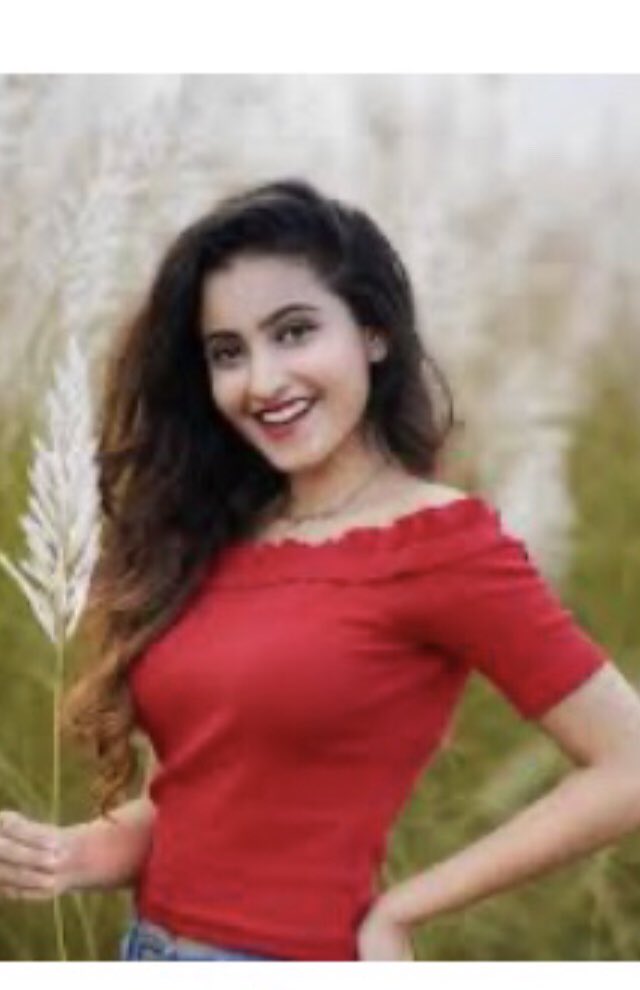 bikki_pandit's tweet photo. @Spar5698 👉तेरे #Doste की जंग में हम मुस्कुराके डट गए
तलवार से तो बच गए तेरी मुस्कुराहट से कट गए... 🤟🤟 https://t.co/b02cetNmKe