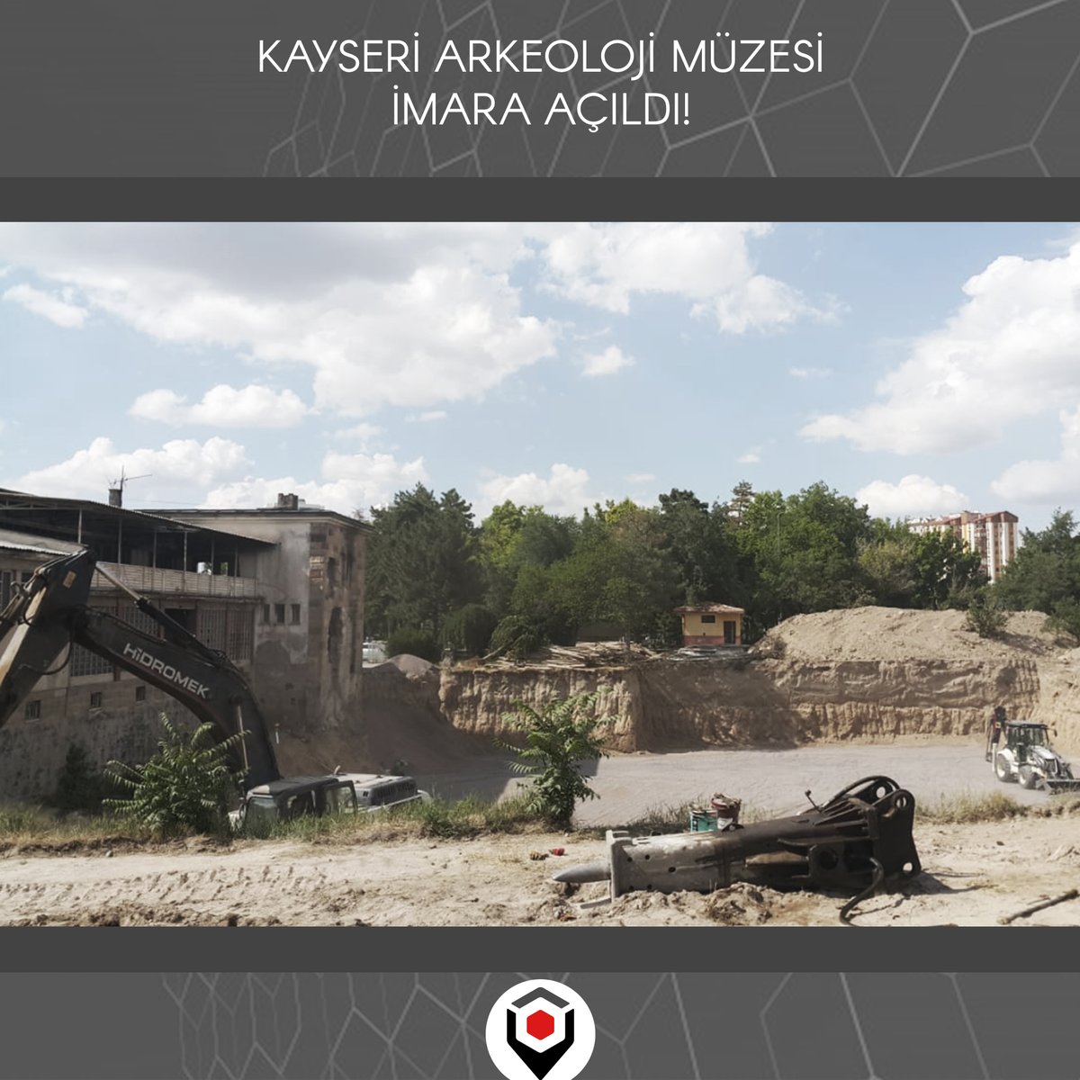 kaygemder's tweet photo. Yapılan incelemeler sonucunda müze parselinin doğu cephesinde kazı çalışmaları yapıldığı ve müze yapısının muhtelif yerlerinde hasarlar olduğu tespit edilmiştir. İvedi bir şekilde inşaat çalışmasının durdurulması talep etmekteyiz.

3/3

#KayseriArkeolojiMüzesi https://t.co/CzGHVSzeUi