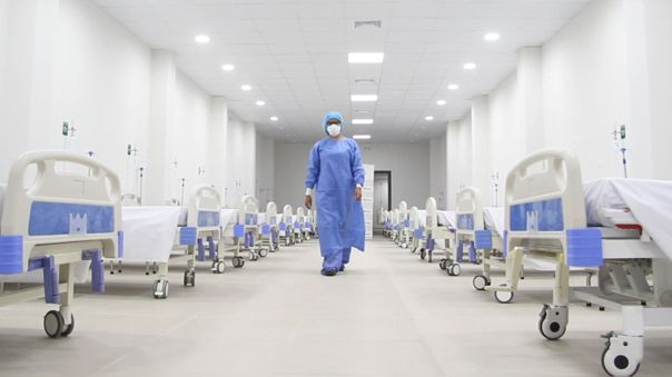 RPPNoticias's tweet photo. Exviceministro de Salud, Óscar Cosavalente: "Hay que prestar atención a los gestores". https://t.co/L8OLG2eA6X https://t.co/adDCfm9sa6