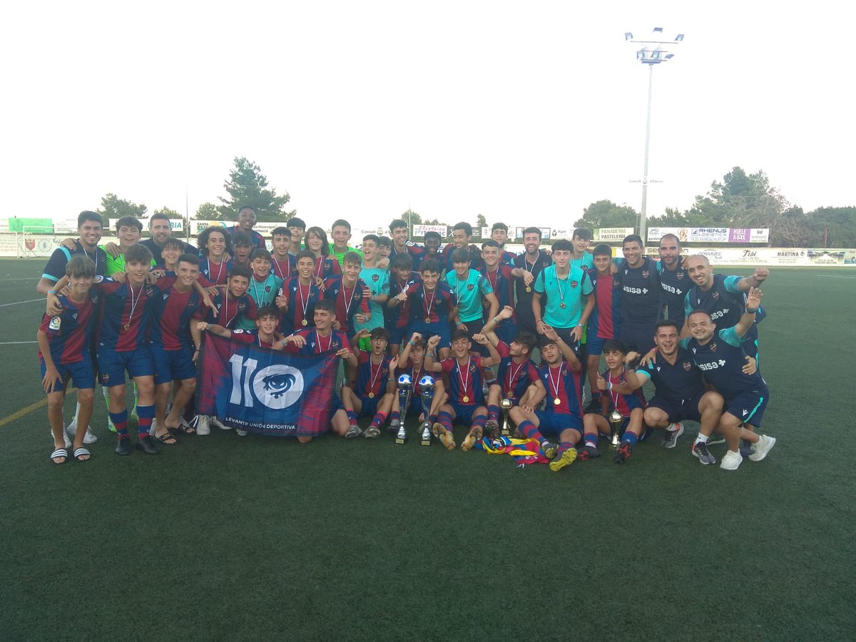 Nuestros Cadete A e Infantil A ganaron 💪🏻 el Torneo IIFFC al imponerse al SD Portmany (5-0) y el Getafe (3-0), respectivamente

#CanteraGranota 🐸 #OrgullGranota