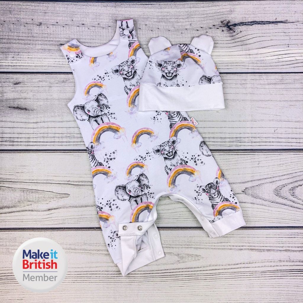 emmaeasteruk's tweet photo. Need a gift for a baby shower? How about this adorable romper &amp; hat set? It’s Organic &amp; Handmade ❤️

Website: https://t.co/H1wRmBKd1O
Etsy: https://t.co/89GWBTjBoi

#HandmadeHour #MadeinWales #handmade #makeitbritishmember #sustainablefashion #babyshowergift #MHHSBD https://t.co/d6Qle4WTKt