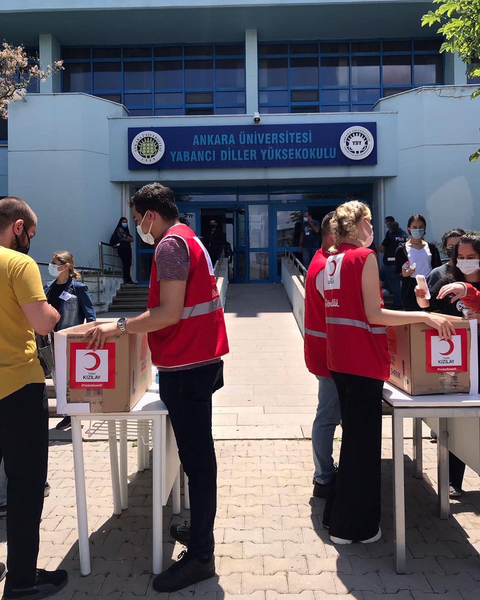 genckizilay06gl's tweet photo. Gölbaşı Genç Kızılay olarak, 1050 YKS öğrencisine sınavda kullandıkları kalem, kalemtraş ve silgileri ihtiyaç sahibi öğrencilere gönderdikleri için sonsuz teşekkür ediyoruz. 
“Bir Kalem de Senden Olsun” diyerek binlerce yüreğe imza atmak tam da Kızılay’a yaraşır bir hareket oldu https://t.co/TmvNgS99QH