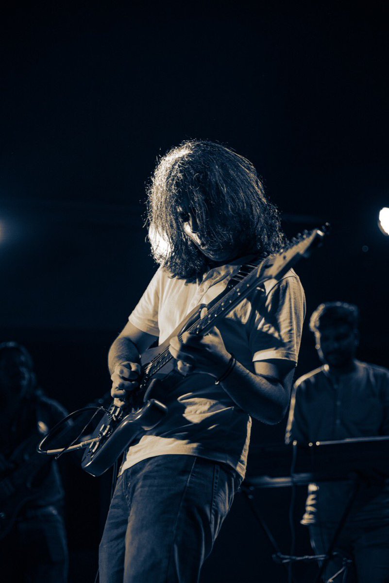 hashimehmood's tweet photo. Thank you Bilal Kazi for capturing the best ๐ค
#HashimMehmood #Musician #Guitarist #Live #Performance https://t.co/7bZZt371Go