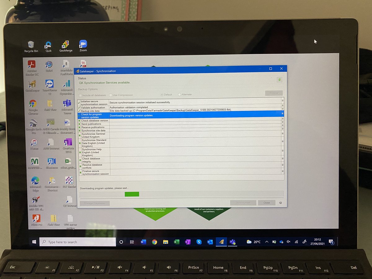 Simon Day tweet media