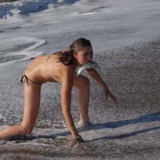 rzldzl420's tweet photo. me bringing my bf a fish to fuck https://t.co/U5nBaqKUas
