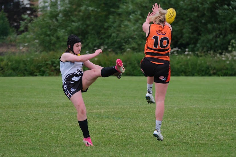 Wolverhampton ARFC (@wolveswolverine) on Twitter photo Fantastic day of #footy yesterday. Massive thanks to <a href="/nottinghamscorp/">Nottingham Scorpions</a> for hosting & <a href="/AFLEnglandFooty/">AFL England</a> for tireless efforts to get games on ASAP in the last few months. Fab pics Geoff Curtis too timbuck_3@hotmail.com 🏉🟠⚫️ Fantastic day of #footy yesterday. Massive thanks to <a href="/nottinghamscorp/">Nottingham Scorpions</a> for hosting & <a href="/AFLEnglandFooty/">AFL England</a> for tireless efforts to get games on ASAP in the last few months. Fab pics Geoff Curtis too timbuck_3@hotmail.com 🏉🟠⚫️