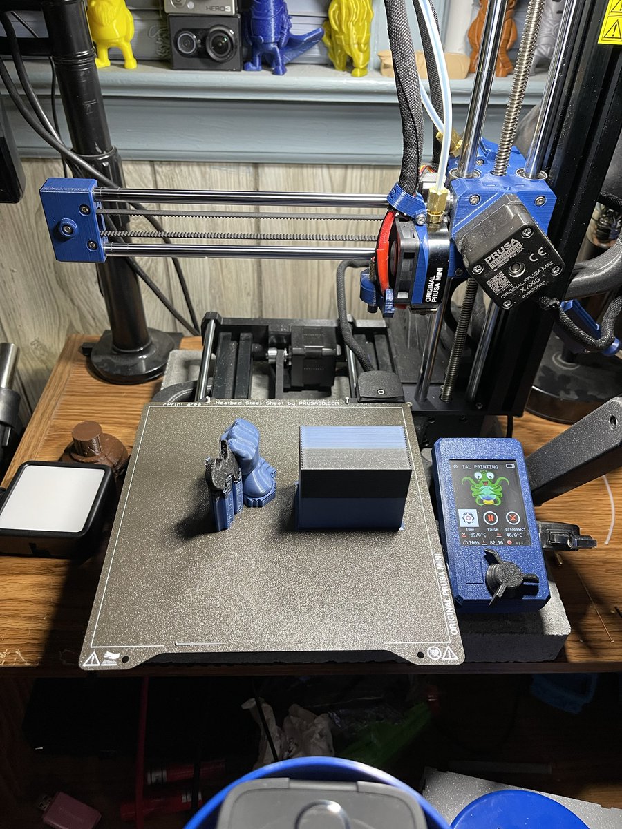 sp3cialk's tweet photo. Batman

#3dprinted on @Prusa3D Mini with @MosaicMfg Palette 2s. Printed with mostly @PrintedSolid Jessie PLA. Painted with PS 2.4 Alpha.  

#Prusalive https://t.co/V9sfBA2hCX
