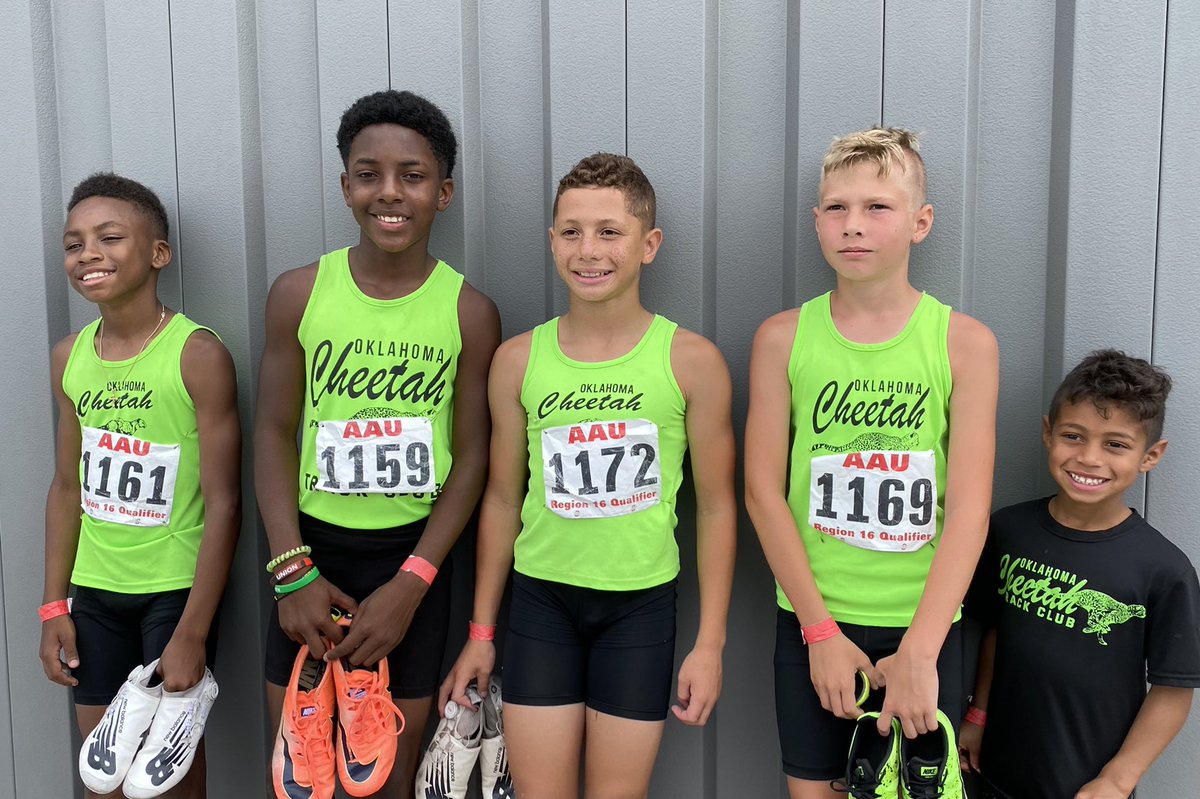 JarrettJJ1's tweet image. ran a PR .51s 4x100 and broke the AAU Regional Record but a team from Topeka took gold this time. We got silver and will be training to take back the throne at Junior Olympics.

#cheetah #cheetahfast #cheetahtrack