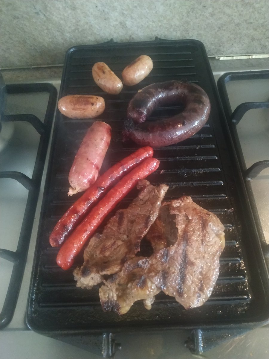 ramoncolmenares's tweet photo. Domingo de parrilla casera. No recojo pasajeros. https://t.co/nikmGXVebc