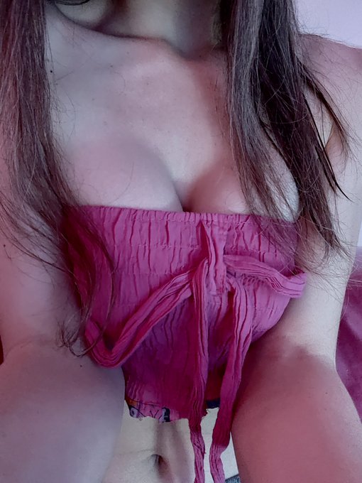 Will your cock fit in my boobs? 😋  https://t.co/nntCDwLc8t https://t.co/HMiYu7dfB9