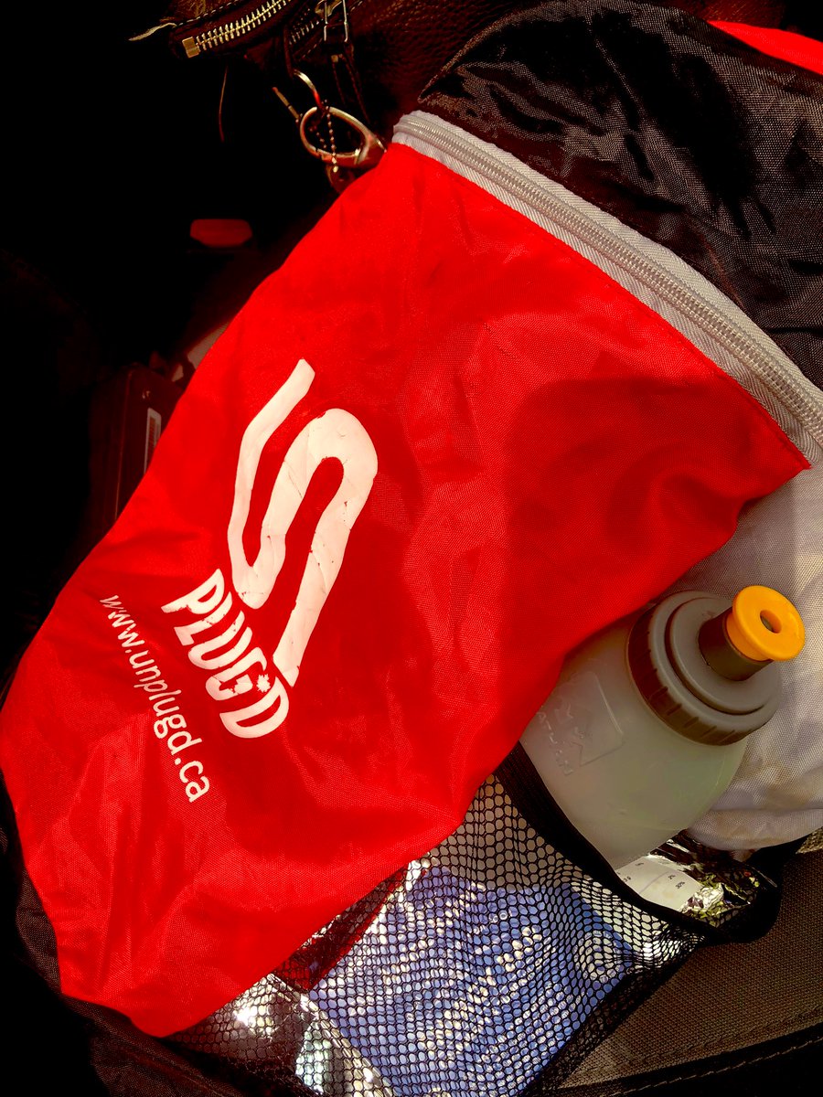 fryed's tweet photo. Day 35/39 #educatorsontherun - almost there!! Great work everyone!
An easy base 5K on some beautiful hills - and a trip down memory lane with this running bag today!
#unplugd @thecleversheep @RobCFisher @cogdog @HeidiSiwak @marciduncan @lisaneale #runeveryday #runstreak https://t.co/Dt5SiFnP4C