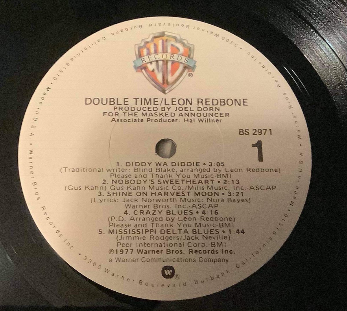 PdxRapunzel's tweet photo. Keeping cool down in the Lounge with Leon Redbone. Loved his early SNL appearances and got this shortly after. #leonredbone #LP #1977 #DabLounge #Mmemberville https://t.co/AWK7rIpKY7