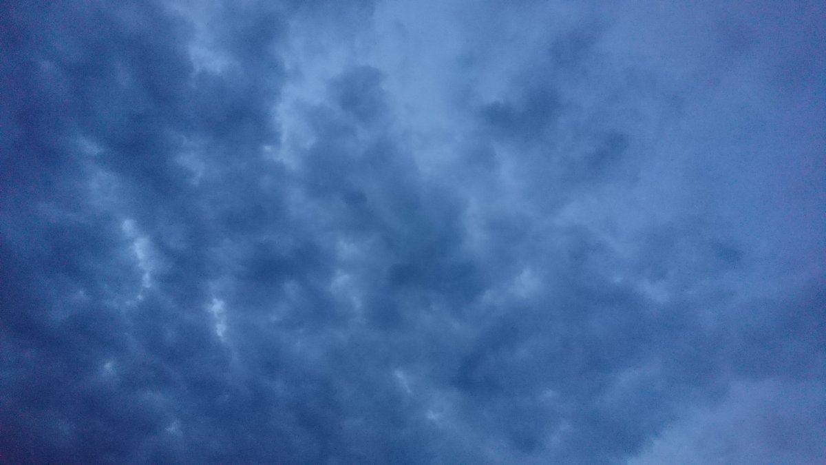 lesenimdunkeln's tweet image. #cloudcontent