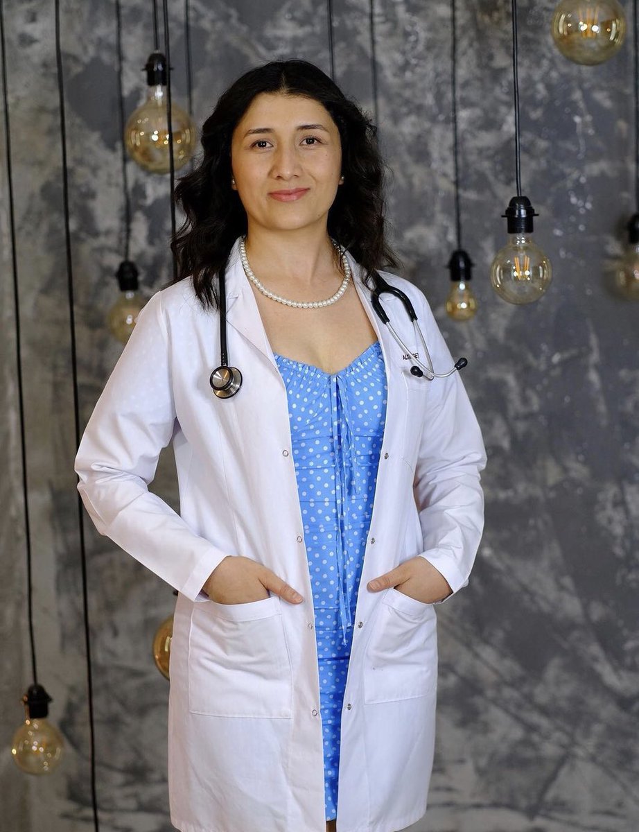 Antalya’da, tıp fakültesinden yeni mezun olan 24 yaşındaki Duygu Eda Altıngeyik'ten 2 gündür haber alınamıyor.

Doktor olmayı başaran Eda, bugün yapılan mezuniyet balosuna dahi katılmamış.

Ailesi sesini duyurmak istiyor.

#DuyguEdaAltınGeyikNerede