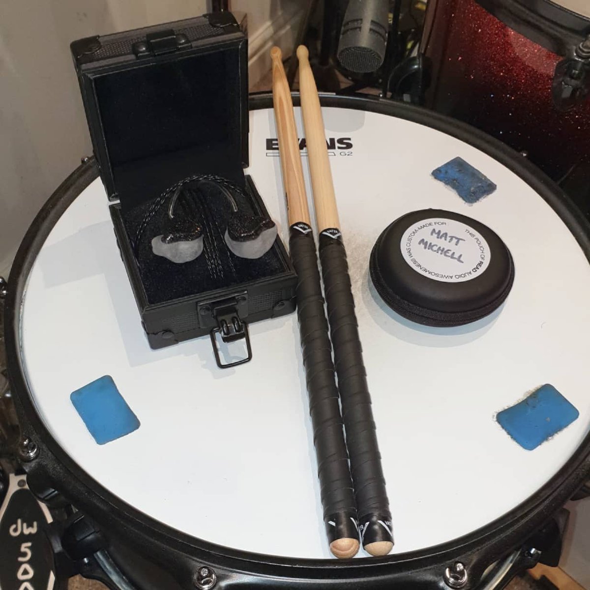 matt_michell's tweet image. These arrived today and I couldn't be happier. Hugeeee game changer for playing shows/recording! Massive thanks to Matt at @readaudio for sorting me these amazing custom in-ears. Absolute legend. Thankyou 🙏🎶🥁 instagram.com/p/CQotSqjATgG/…
