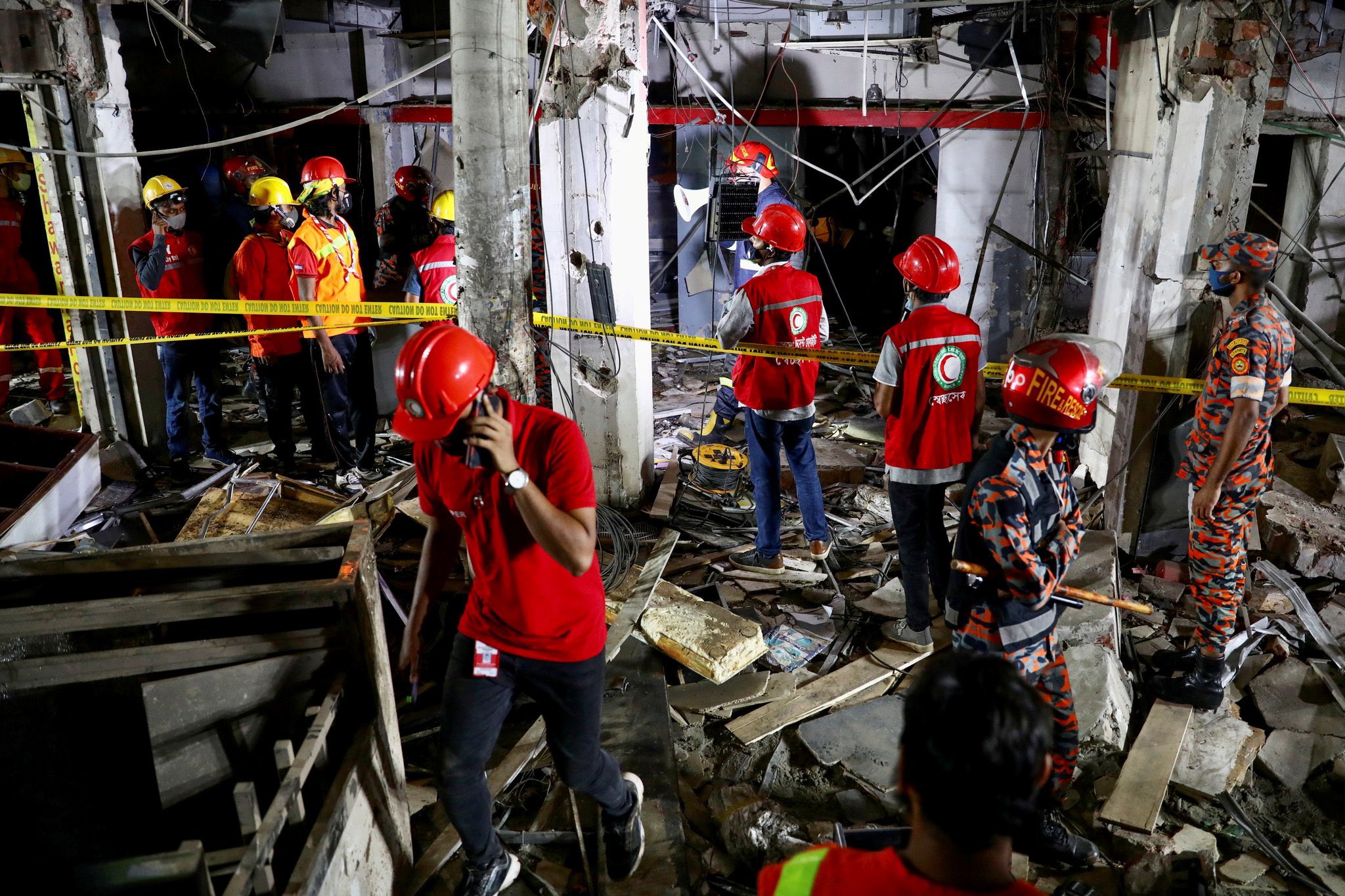 बांग्लादेश में राजधानी ढाका के मोघबाजार क्षेत्र में विस्फोट से 7 लोगों के मारे जाने और 50 अन्य के घायल