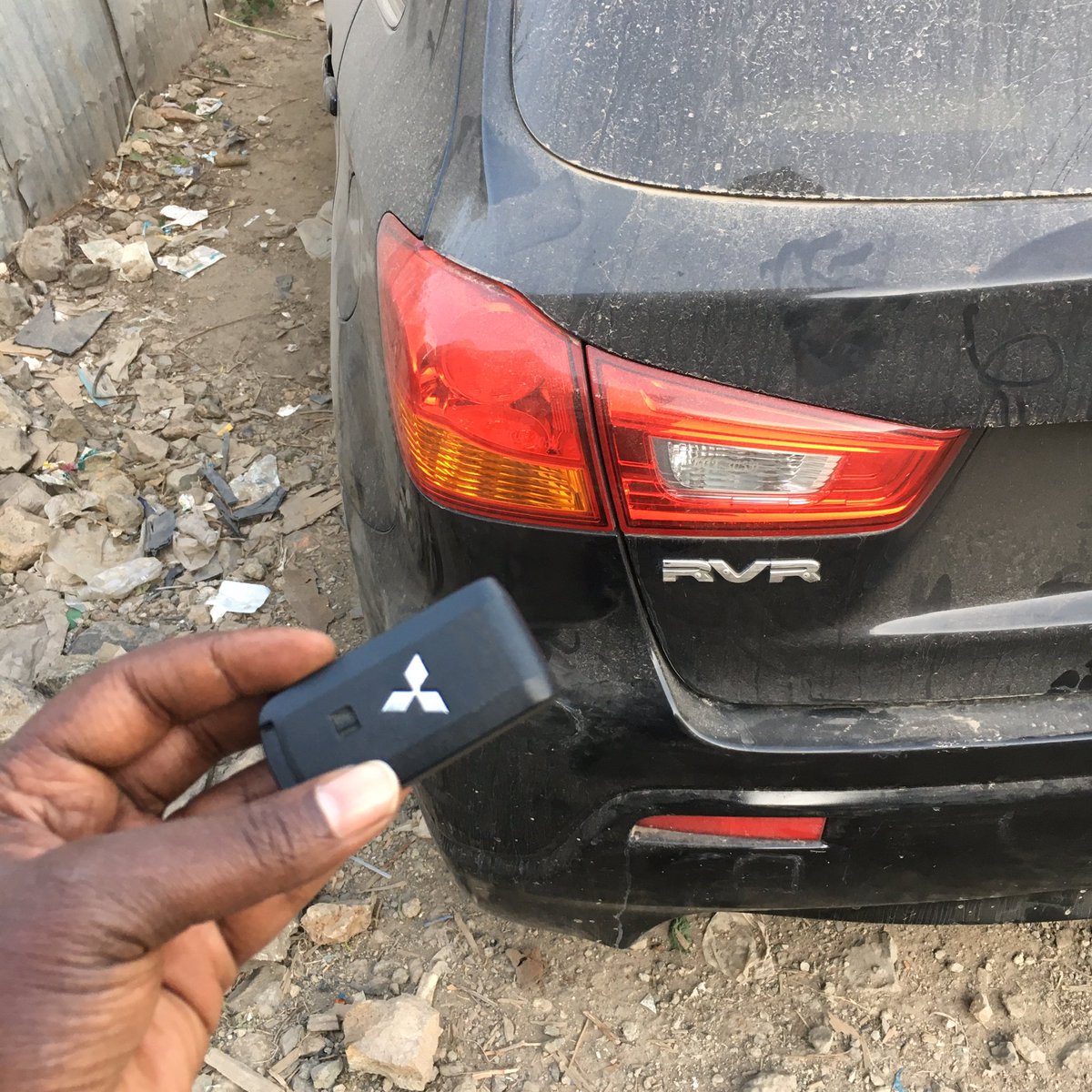 AutokeyKenya's tweet photo. Mitsubishi RVR all keys lost replacement ✅✅

☎️0797118699

Dealer level job💯

#mitsubishi #RVR #outlander #autolocksmith #carkeys #carkeyprogramming https://t.co/pVtfk4G2CP