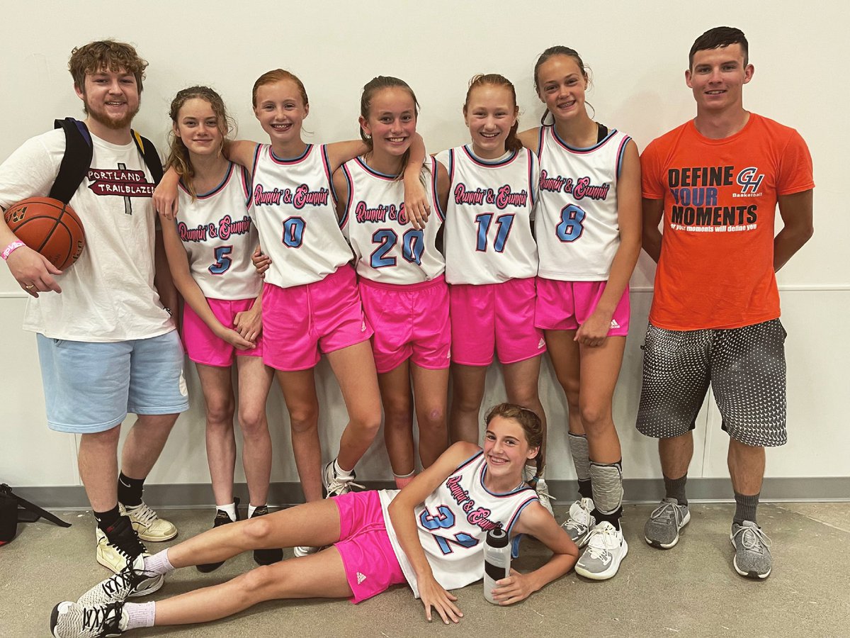 DBoman24's tweet photo. Trust the process 🙏🏻 What a fun weekend of hoops. A few future  @WFW_GBB players coming up huge in our last game vs a tough 8th/9th team. Kaitlyn held their best player to single digits, who scored 30 on us yesterday. Dilyn Boeck with some big time buckets late. https://t.co/4nEfY1XszU