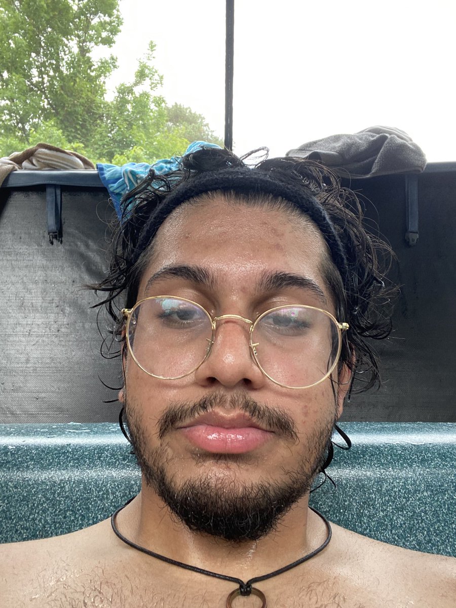 parthways's tweet image. 2 hours in a hot tub had me feeling like a prune on the inside.