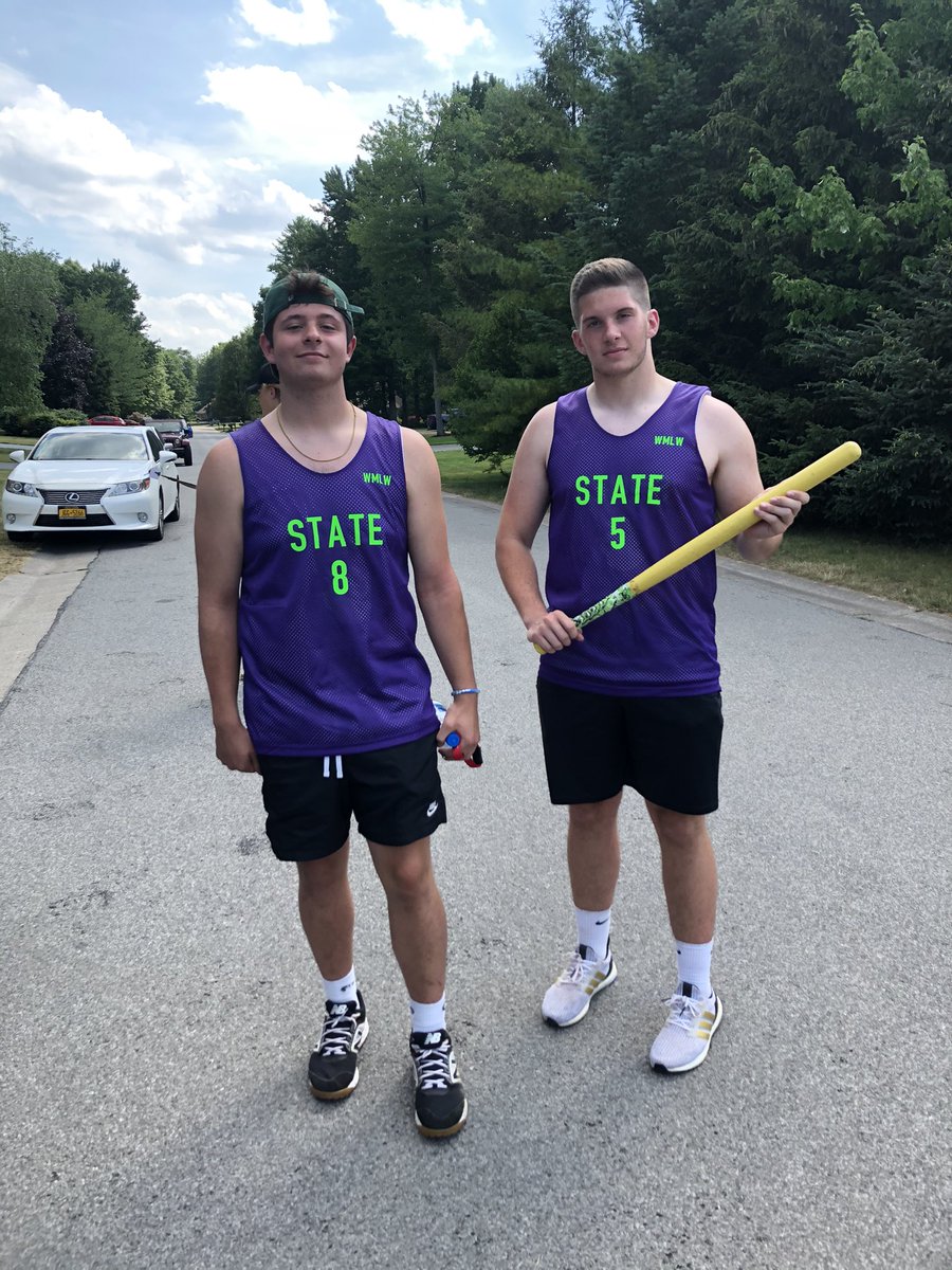 Slimes brought the bats today‼️ Brennen Ippolito with a 3 run HR and Mason Mascari with a 2 run HR backed up by a stellar pitching performance from Evan Democker as the Slimes win 5-2 against the Comets. Things are looking #superslimey