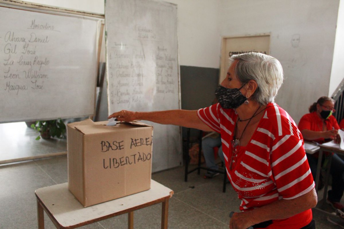 #27Jun En #PaloNegro estado Aragua nuestra militancia se movilizó masivamente a participar en el proceso de postulación de sus precandidatos, con disciplina Revolucionaria Nuestras Bases Deciden!!! #DependeDeTi <a href="/NicolasMaduro/">Nicolás Maduro</a> <a href="/dcabellor/">Diosdado Cabello R</a> <a href="/PartidoPSUV/">PSUV</a> <a href="/taniapsuv/">Tania Valentina Díaz</a>