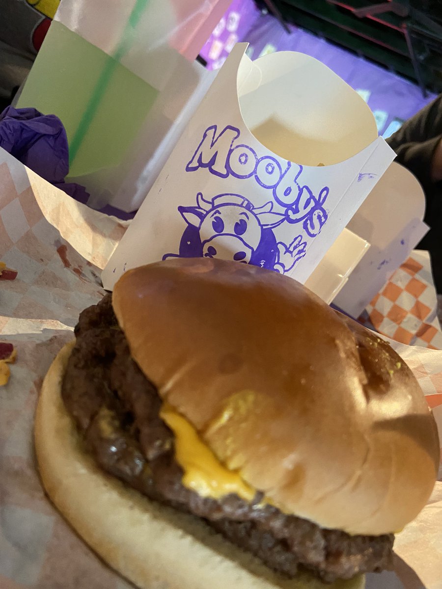 DanSnyderTV's tweet photo. I ASSURE YOU, WE’RE OPEN

Finally getting to check out @MoobysPopUp at @UpDownOKC!!! 🍔🐮 https://t.co/qmGMdyAEP1