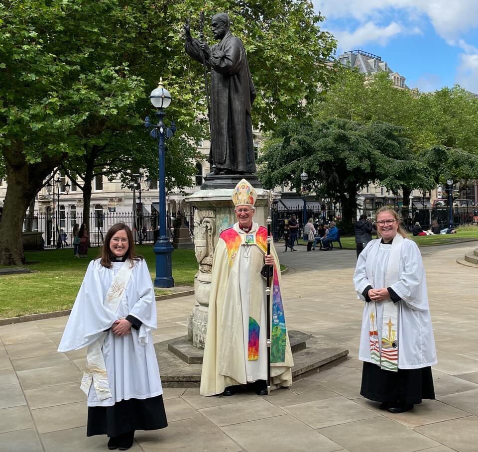 BeckyLStephens's tweet photo. So delighted to have welcomed Rev Emily to @StPeters_SC this evening following her ordination yesterday in @bhamcathedral #NewRevs https://t.co/X0h3jnMWKw