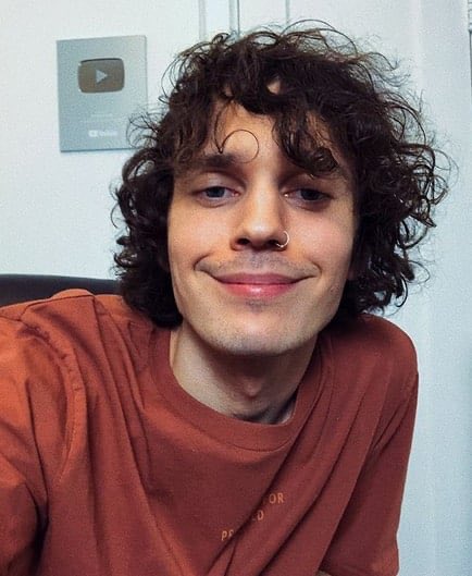 1 pic. my favorite hair on harry!! https://t.co/iUnIMmQLH3