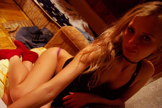 #SundayBumday 💖 comment below your favorite pic! 1, 2 or 3??😈 https://t.co/pb4dcPUrpC<a href="/tag/sundaybumday"class="tags">#SundayBumday</a>