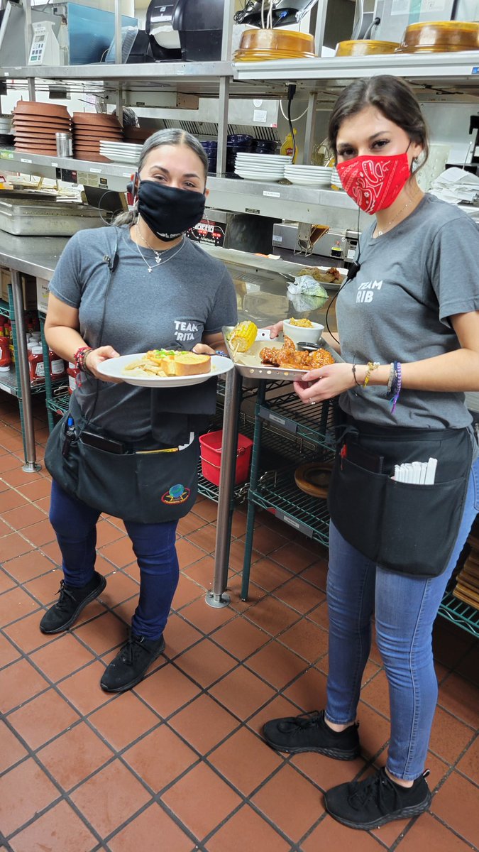rubywoo83's tweet photo. Mel and Blanca rocking that @chilis fit!!! 🌶❤😷 #chilis #teamedinburg #chilisbingo https://t.co/TSG6CV7xQm