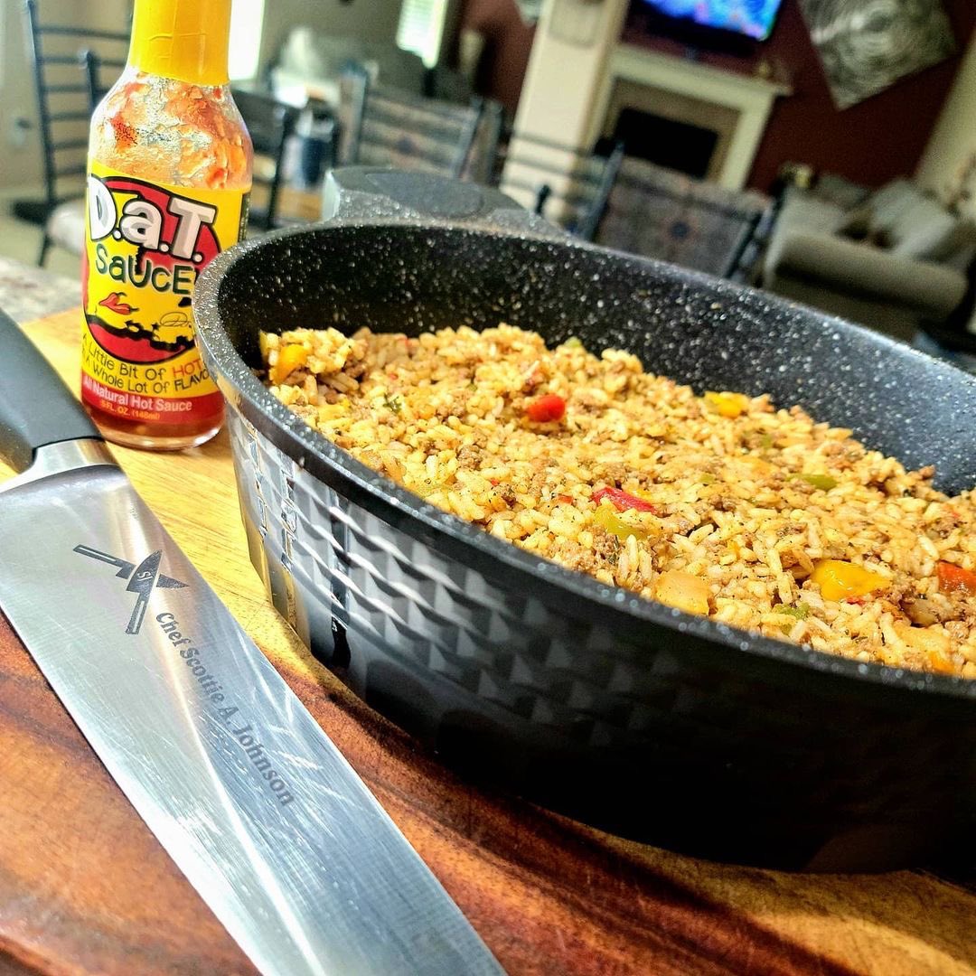 DaTSaUcELA's tweet photo. Give us some of D.a.T. Cajun Dirty Rice by @chefscottiej
#dirtyrice #datsauce https://t.co/eIWGSNtB8v