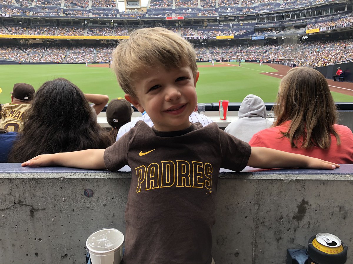 woitkoski's tweet photo. Sunday afternoon ballgame! #GoPadres #HungryForMore https://t.co/vzSTUHy8xZ