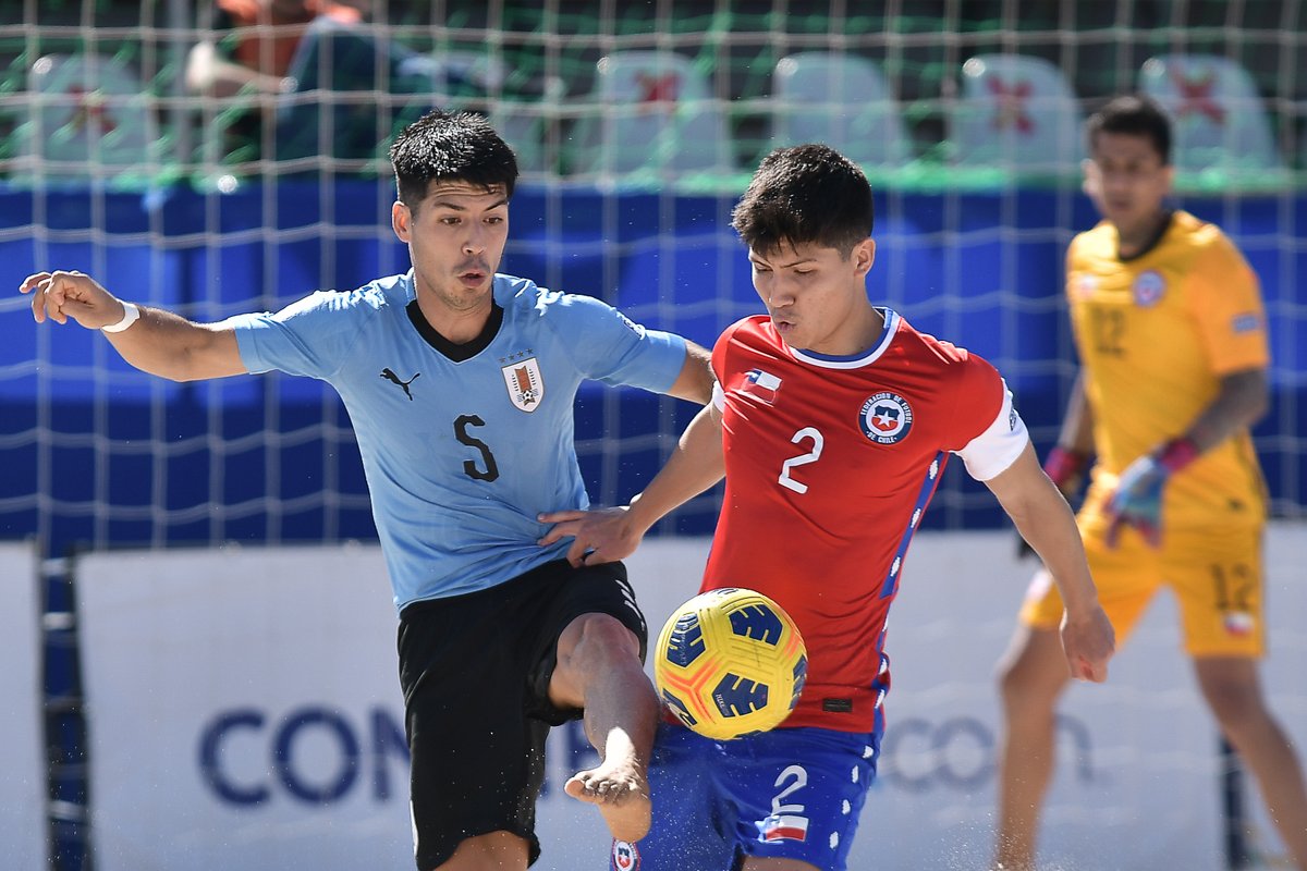 CONMEBOL's tweet photo. 🏖 ¡Las 📷 🔝 del día 2️⃣!

#EliminatoriasFutbolPlaya https://t.co/fyFKXxDUV1