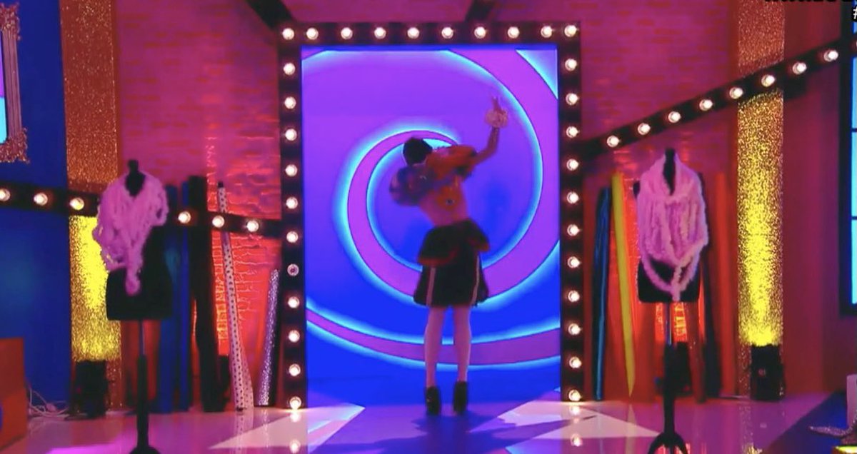 I C O N I C

 #DragRaceEs