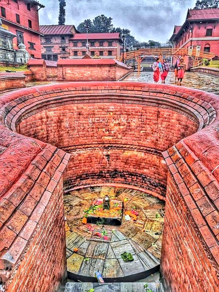 ippatel's tweet photo. पशुपतिनाथ मंदिर, काठमांडू।

हर हर महादेव 🚩 https://t.co/zPbiO0BO6a