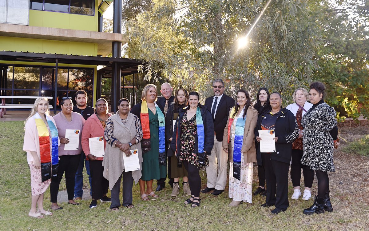 CDUni's tweet image. Celebrating our Indigenous graduates at the Alice Springs Indigenous Valedictory Ceremony last week, featuring an address from this year’s Indigenous Student of Excellence, Violet Hildebrandt. #YoumakeCDU #CDUgrad