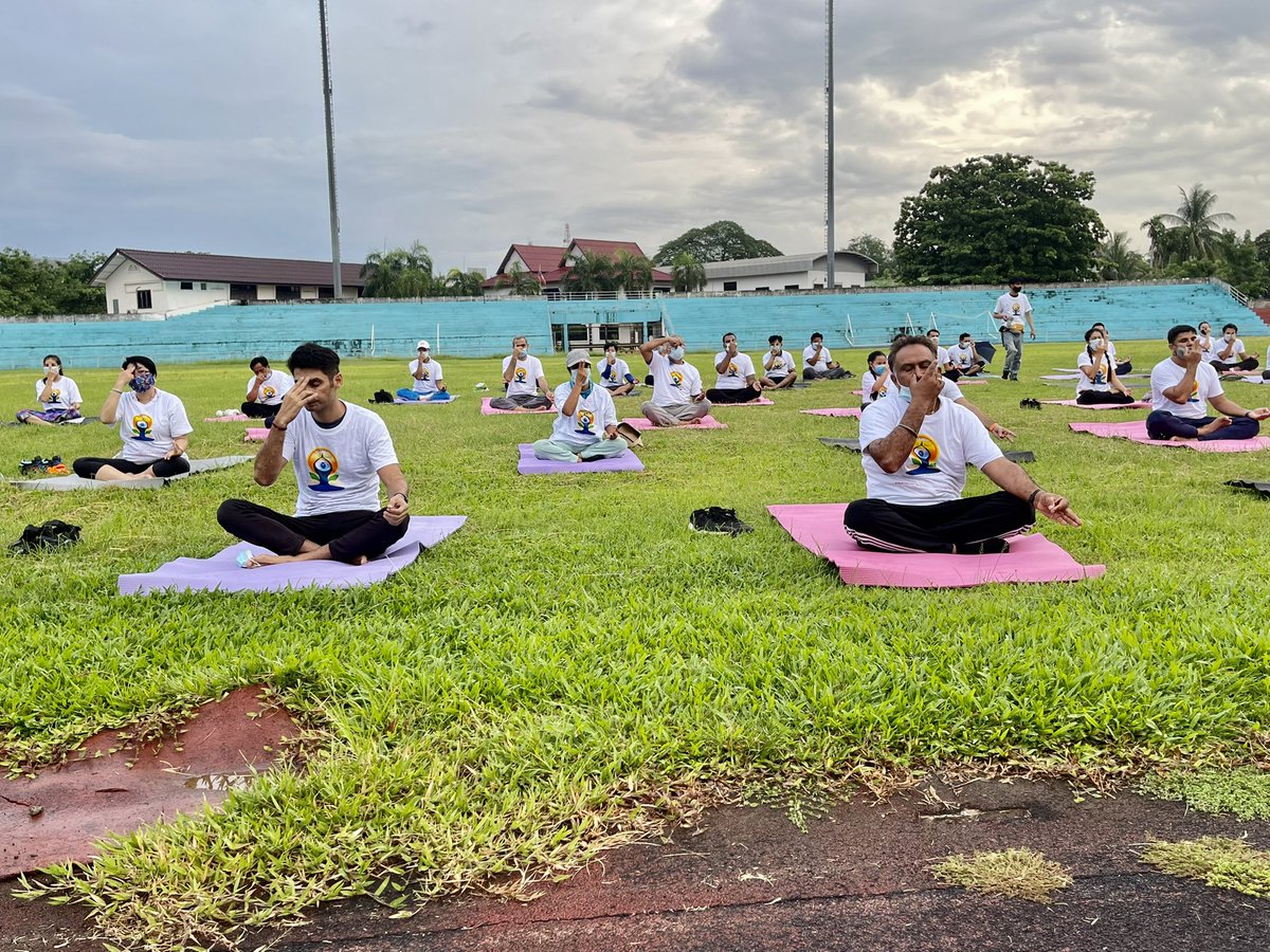 aol_laos's tweet photo. 7th #InternationalDayOfYoga 2021 celebrations in #LaoPDR . Embassy Of India , Ministry of Education and sports-Laos and @ArtofLiving organization came together to celebrate #IDY2021 . Participants felt relaxed n happy mind after the practice. #YogaDay2021 https://t.co/3osCdxyB0X