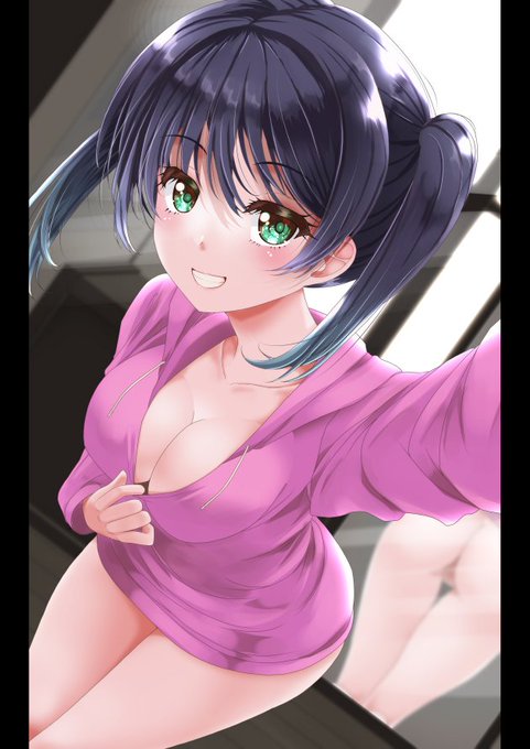 侑「チラ見せ自撮り〜♥」
歩夢「(丸見えっ!)」 